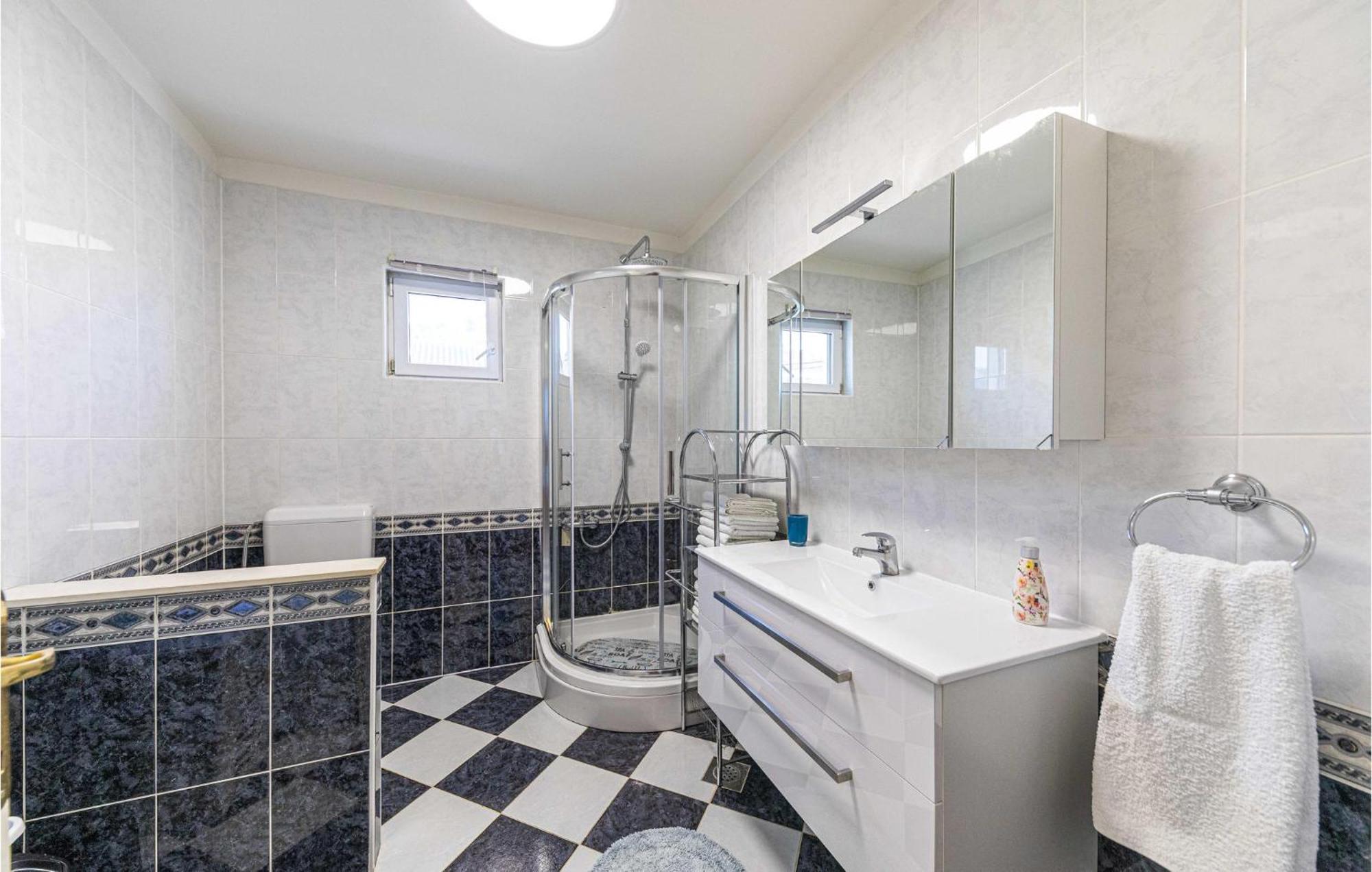 Lovely Apartment In Kastel Kambelovac With Wifi Kastela Dış mekan fotoğraf