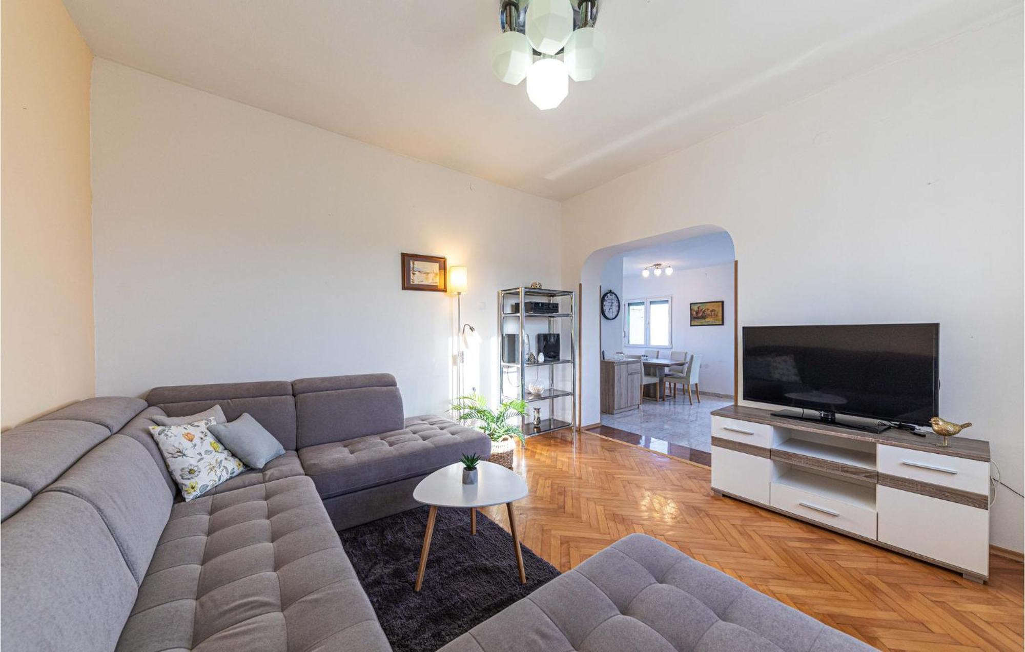 Lovely Apartment In Kastel Kambelovac With Wifi Kastela Dış mekan fotoğraf